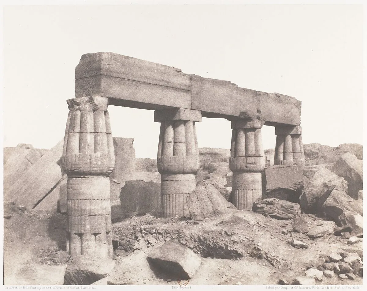 Karnak (Thèbes), Palais - Partie Posterieure - Fragment de Colonnades Vu du Point S — Félix Teynard|Imprimerie Photographique de H. de Fonteny et Cie