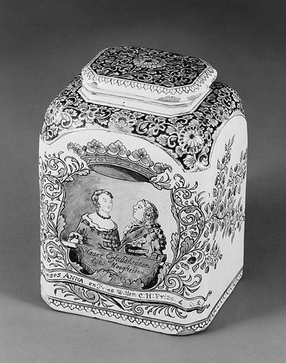 Tea caddy
