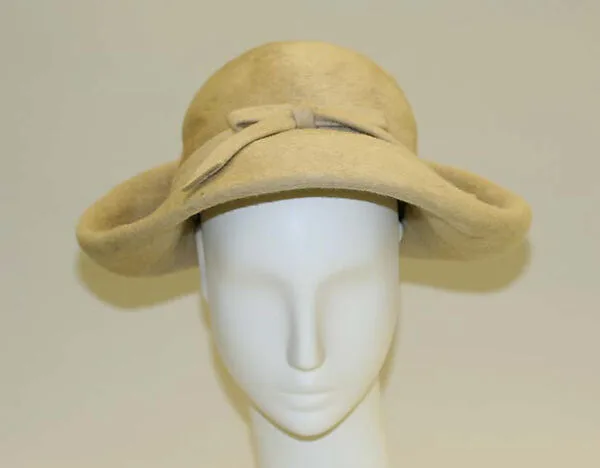 Hat — Lilly Daché