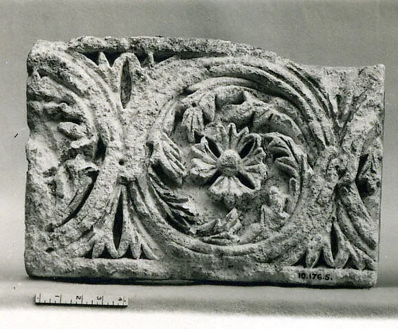 Fragment of a Frieze with a Sequence of Roundels Enclosing Rosettes — Unknown