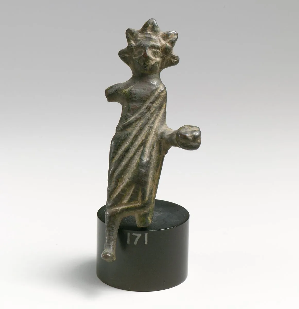 Bronze statuette of a priest or offrant — Unknown
