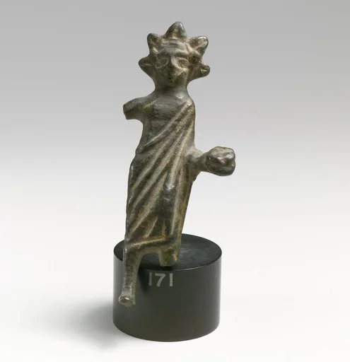 Bronze statuette of a priest or offrant