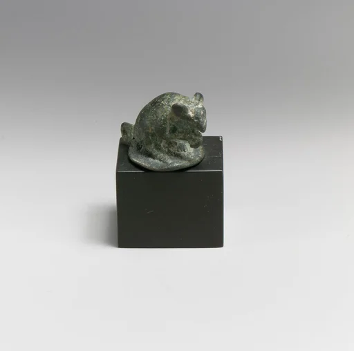 Bronze statuette of a mouse