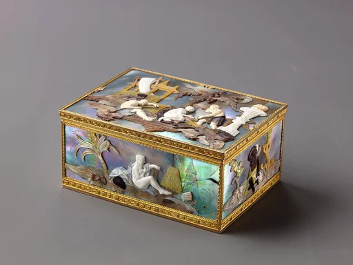 Snuffbox with Mother-of-Pearl Decoration