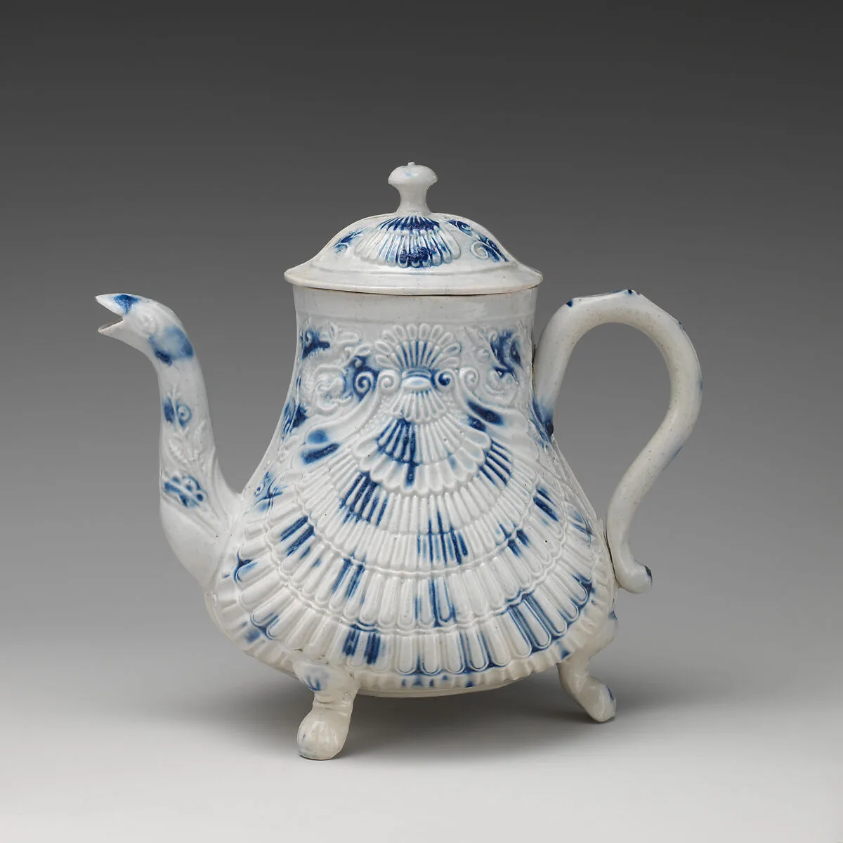 Footed teapot — Unknown