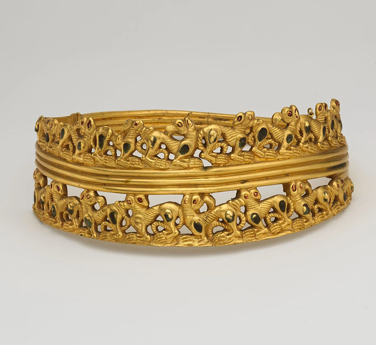 Reproduction of a Sarmatian collar — Unknown
