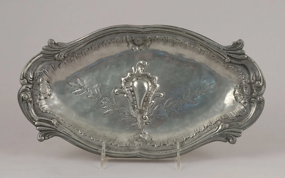 Fruit dish (one of a pair) — Unknown