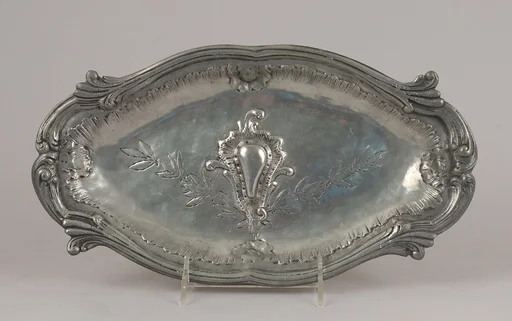 Fruit dish (one of a pair)