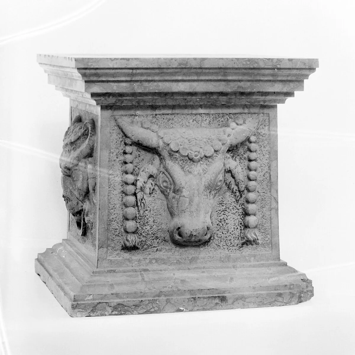 Pedestal — Unknown