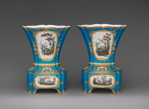 Flower vase (vase hollandais nouveau) (one of a pair)