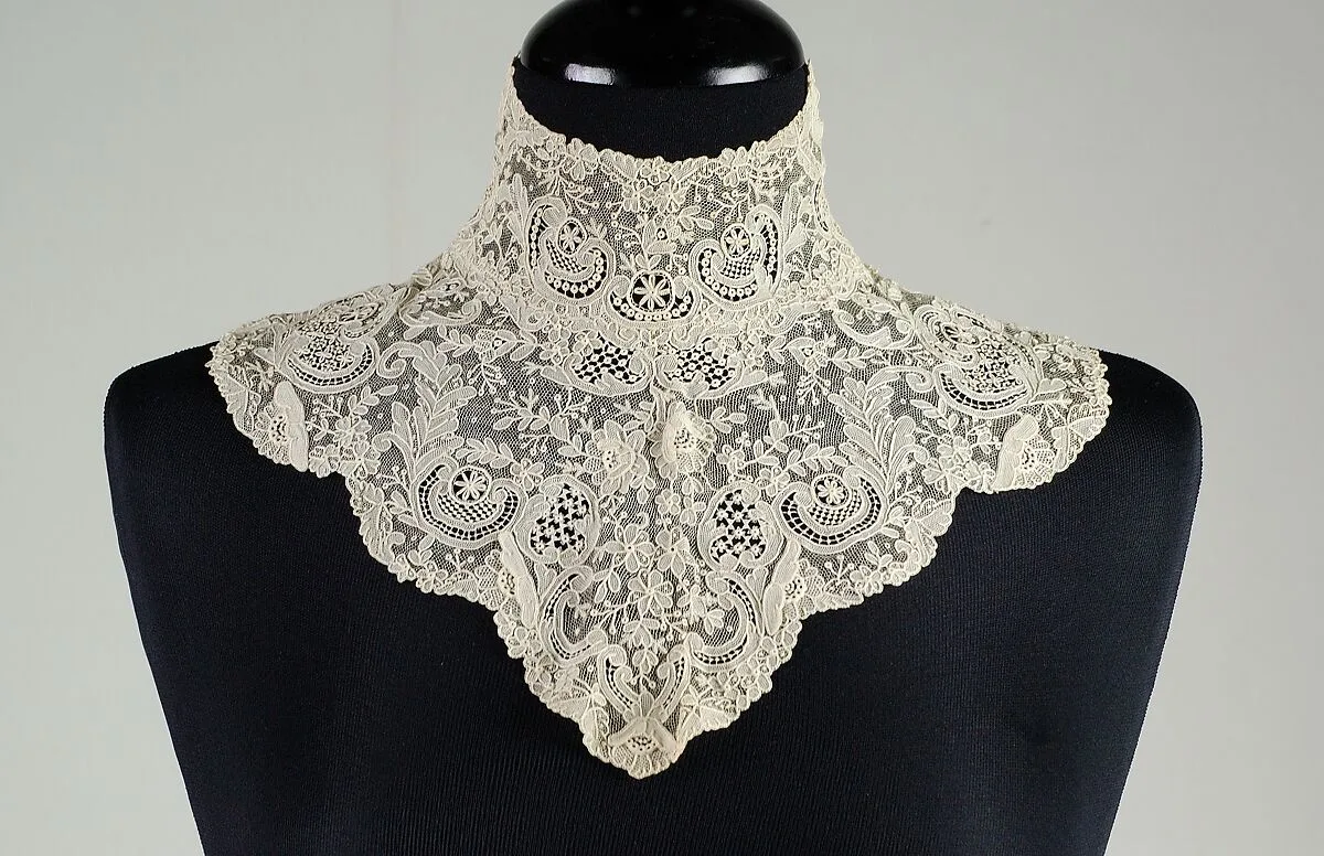 Collar — Unknown