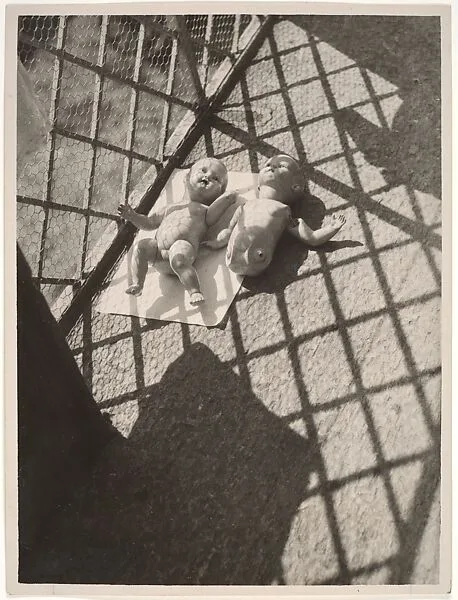 Dolls on the Balcony — László Moholy-Nagy