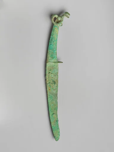 商青銅羊首刀|Knife with Ram's Head