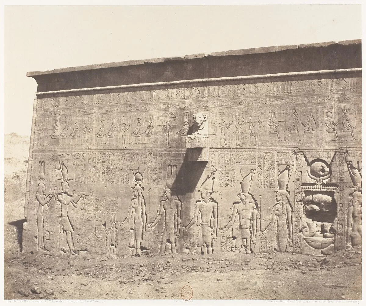 Dendérah (Tentyris), Temple d'Athôr - Face Postérieure — Félix Teynard|Imprimerie Photographique de H. de Fonteny et Cie