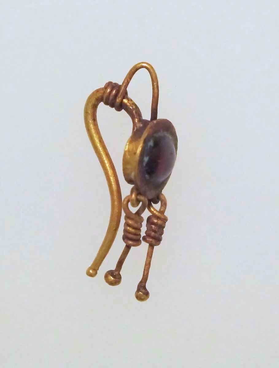 Earring-hook type with pendants and ruby setting — Unknown