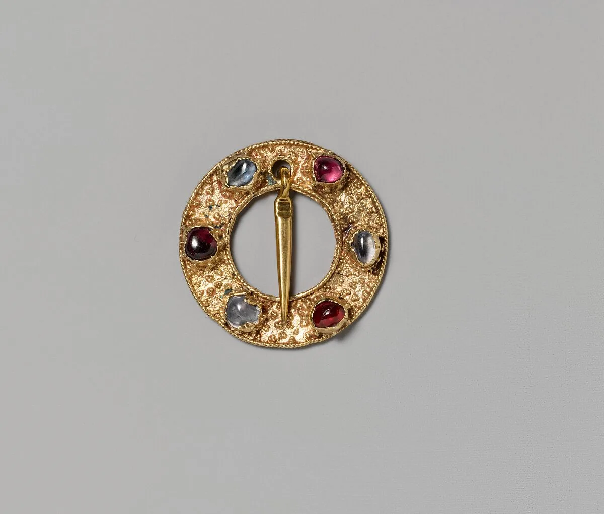 Ring Brooch — Unknown