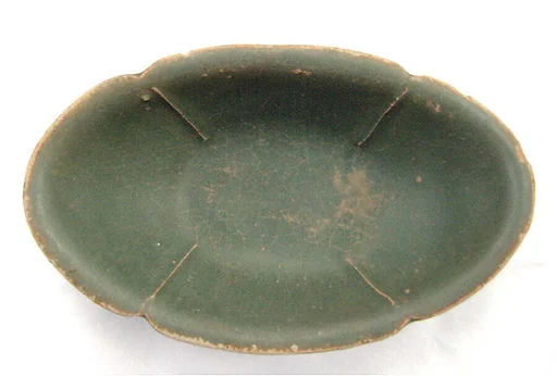 唐 長沙窯绿釉花口碗|Oval bowl