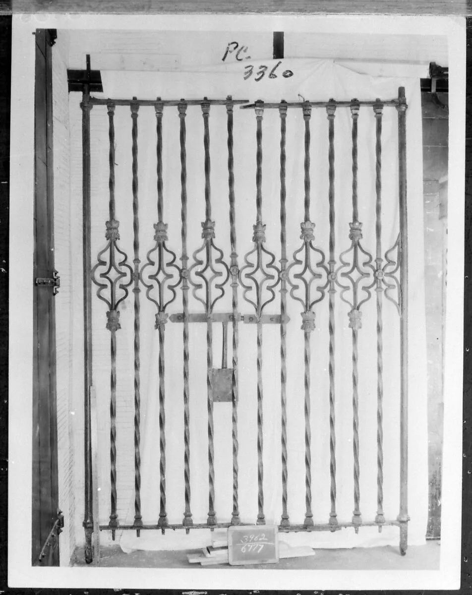 Gate (Reja) — Unknown