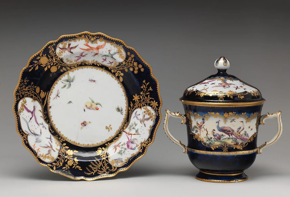 Two-handled bowl with cover — Chelsea Porcelain Manufactory