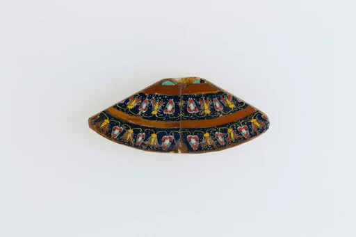 Collar-shaped inlay