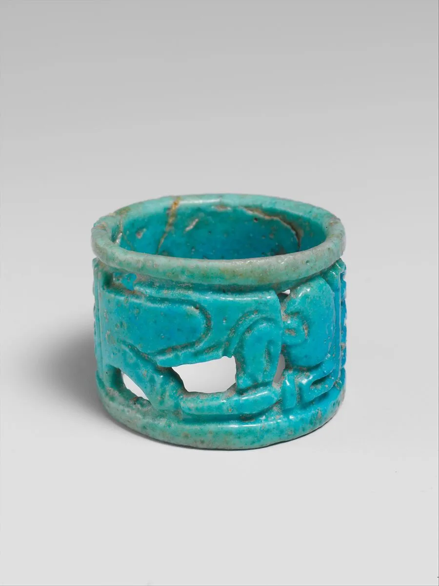 Openwork faience ring — Unknown