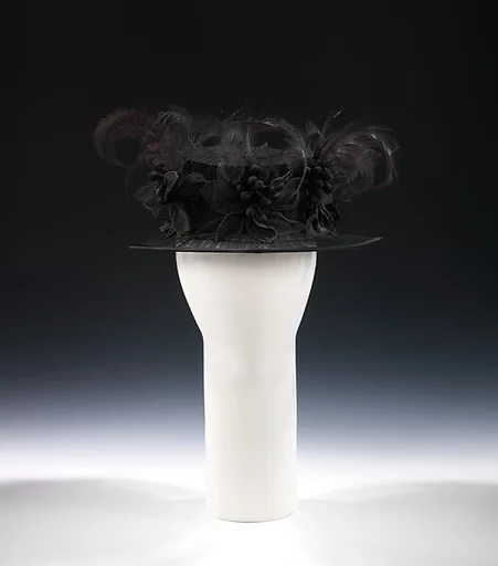 Mourning hat