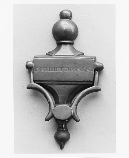 Knocker