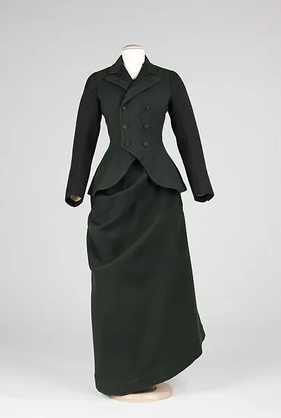 Riding habit — Unknown
