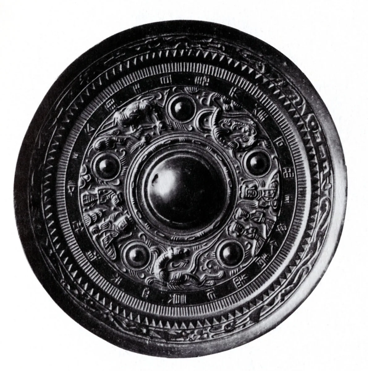 東漢 神僊異獣紋銅鏡|Mirror with Queen Mother of the West, Lord of the East, and mythical creatures — Unknown