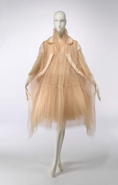 Wonderland (Comme des Garcons in Wonderland) — Rei Kawakubo|Comme des Garçons