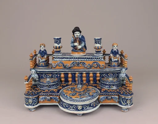 Inkstand (Écritoire)