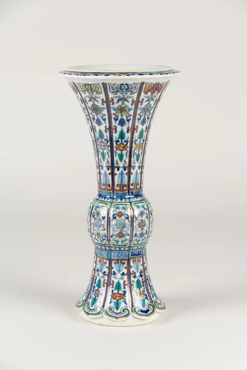 清乾隆 景德鎮窯鬥彩花觚|Vase — Unknown