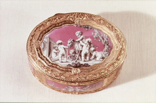 Snuffbox