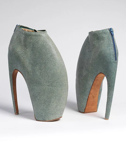 "Armadillo" Shoes — Alexander McQueen|Alexander McQueen