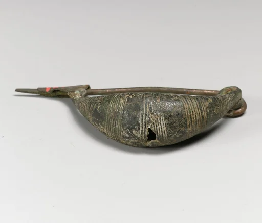 Fibula, boat-shaped type