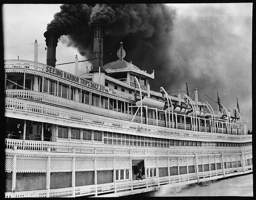 [Steamboat Capitol, New Orleans, Louisiana]