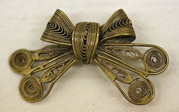 Brooch — Unknown