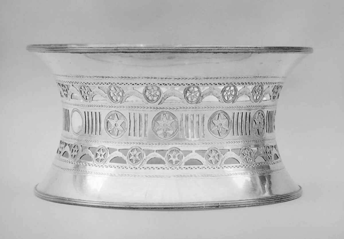 Dish ring — Tudor and Leader