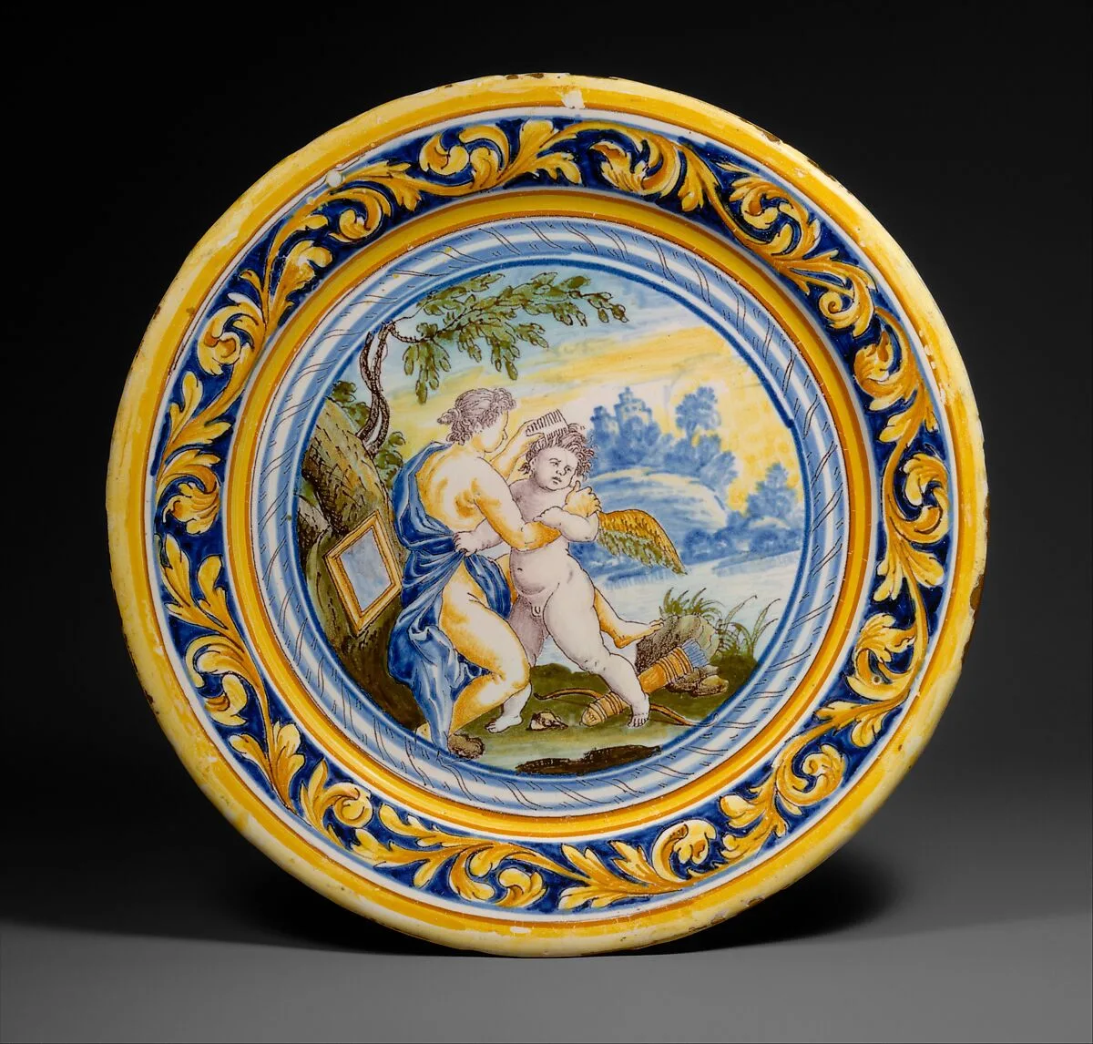 Plate with Venus combing Cupid's hair — Odoardo Fialetti