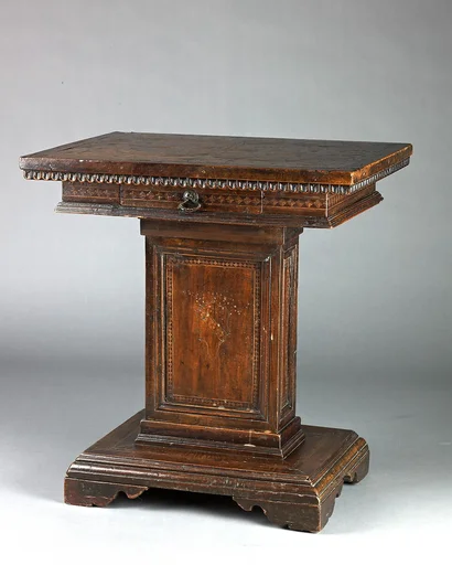 Rectangular table