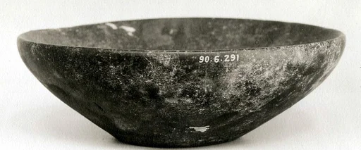 Shallow bowl