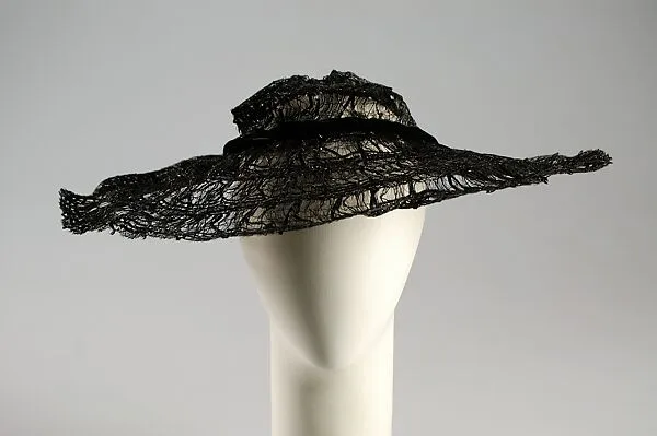 Picture hat — Lilly Daché