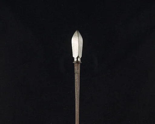 Arrowhead (<i>Yanone</i>)