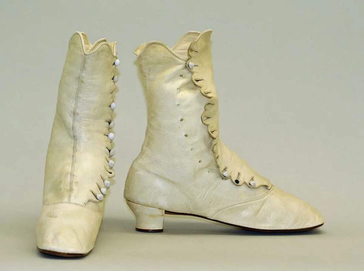Wedding accessory set — Unknown