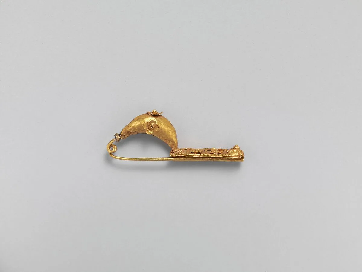 Gold sanguisuga-type fibula (safety pin) — Unknown