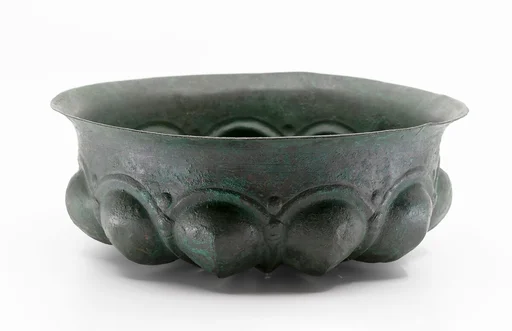 Lobed omphalos bowl