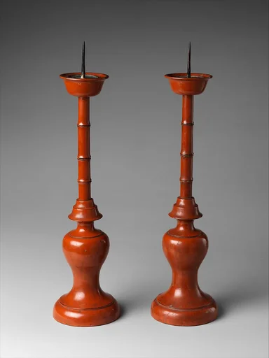 根来塗燭台 二対|Pair of Negoro Lacquer Candlesticks