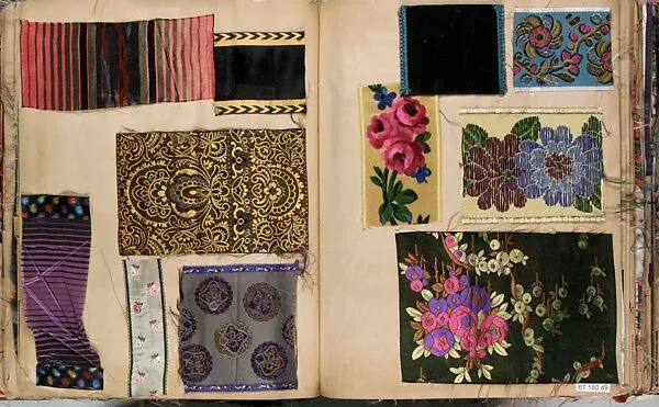 Patterned silks (12 books) — Unknown