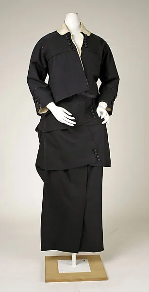 Suit — Unknown