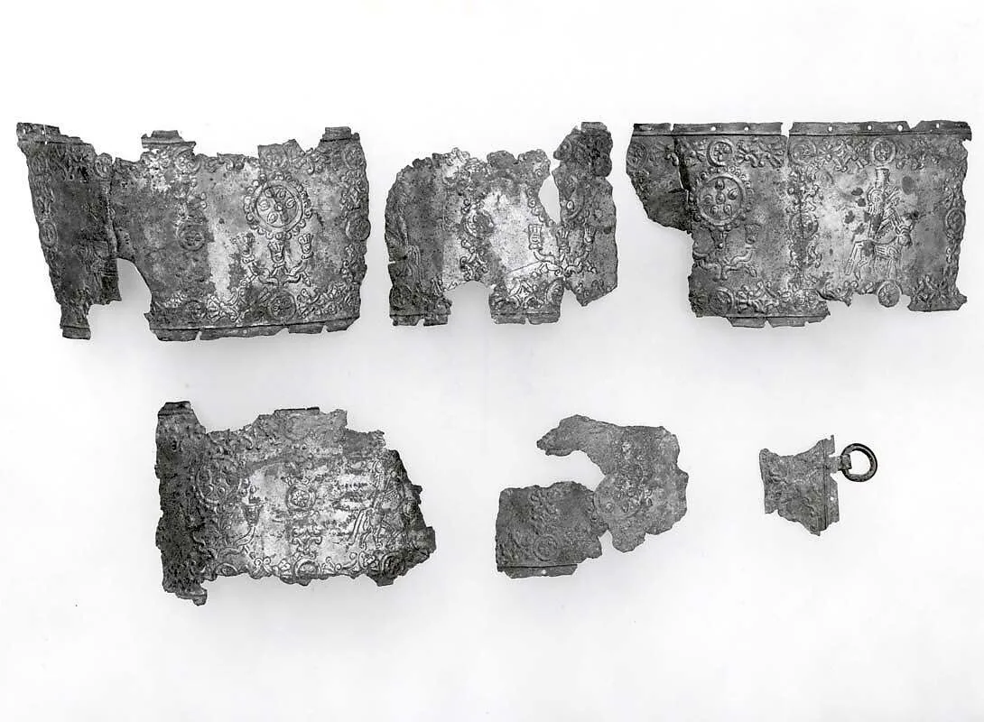 Belt fragments with deities on bulls and lions — Unknown